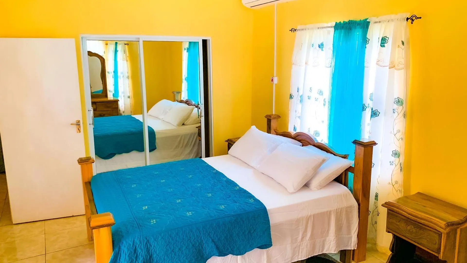 게스트하우스 Comfortable 1 Bedroom With Bath Santa Cruz